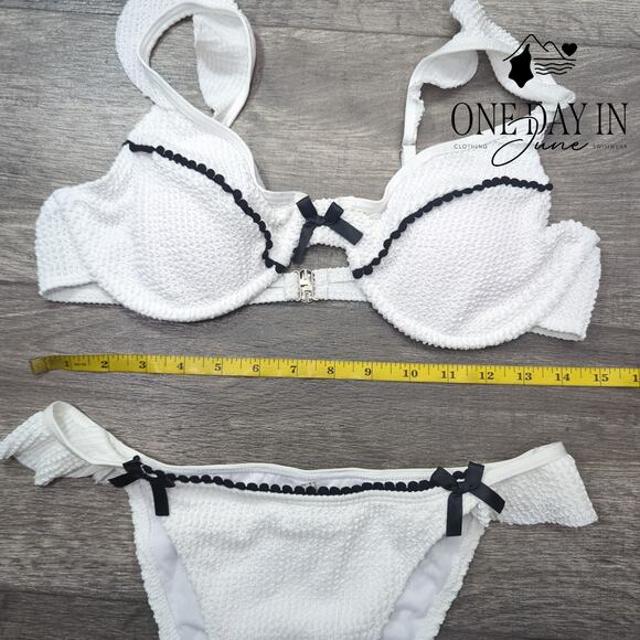 CharmLeaks Smocked Underwire Bikini Swimsuit Size L - Picture 4 of 6